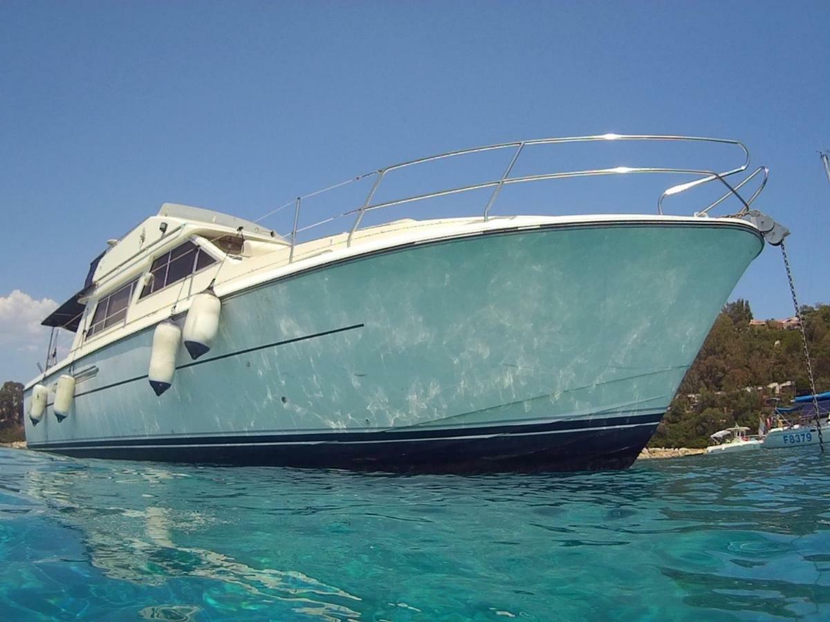 Blue II Yacht Hotel Àrbatax Екстериор снимка