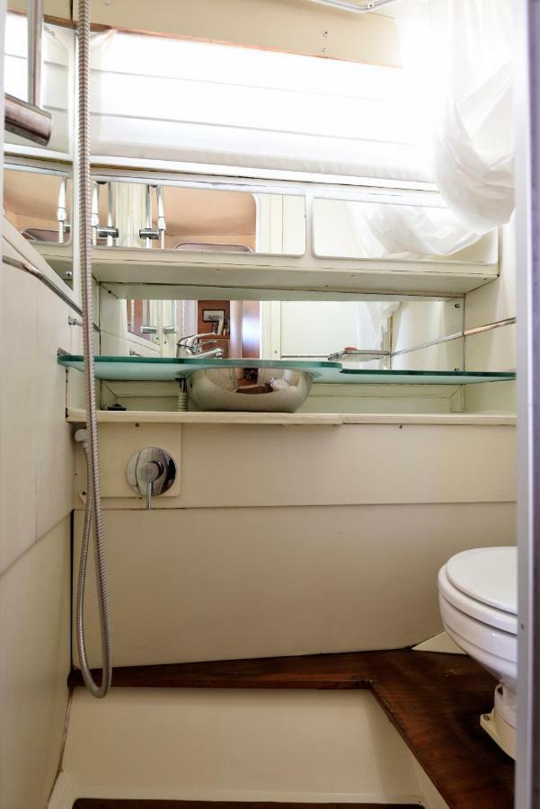 Blue II Yacht Hotel Àrbatax Екстериор снимка