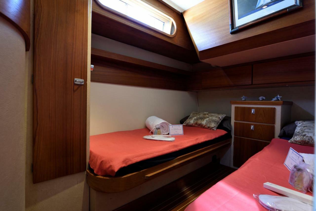 Blue II Yacht Hotel Àrbatax Екстериор снимка