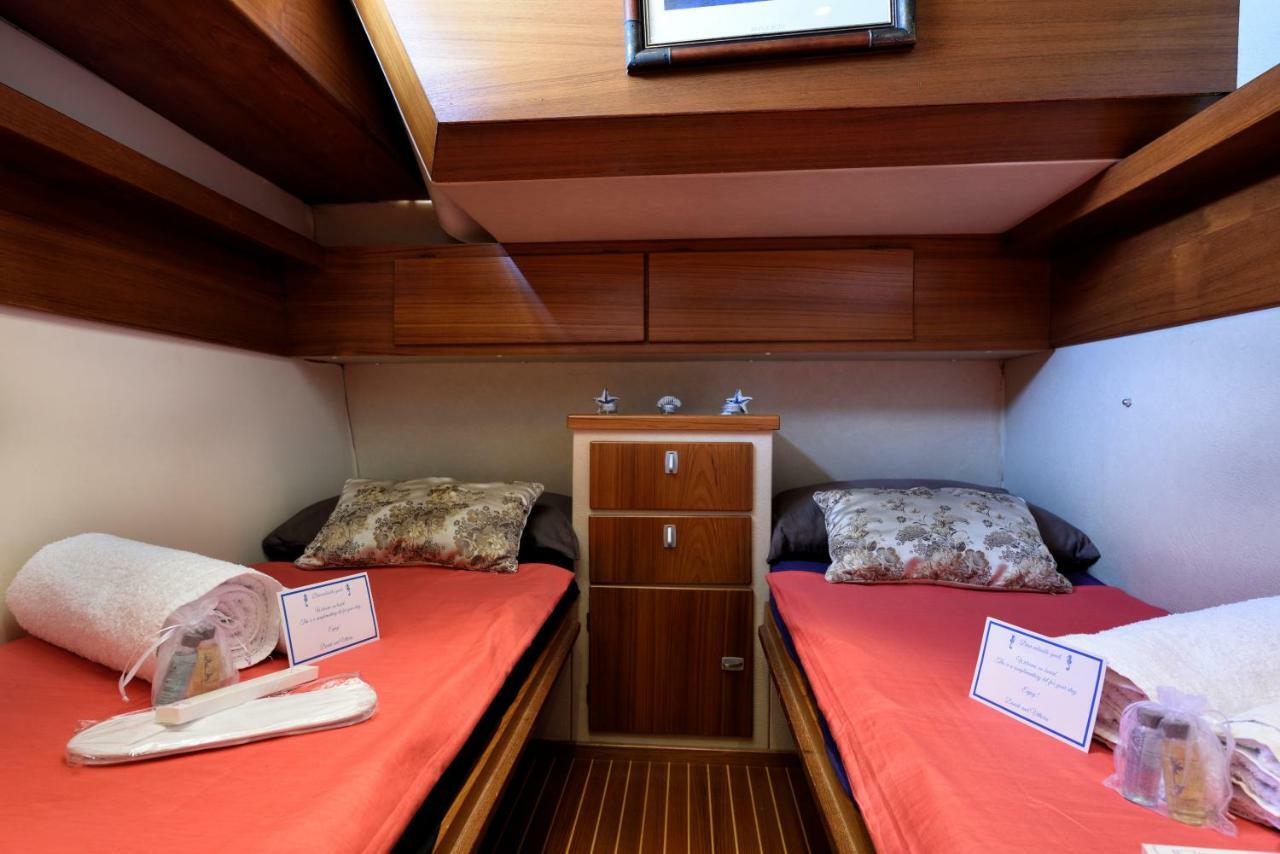 Blue II Yacht Hotel Àrbatax Екстериор снимка