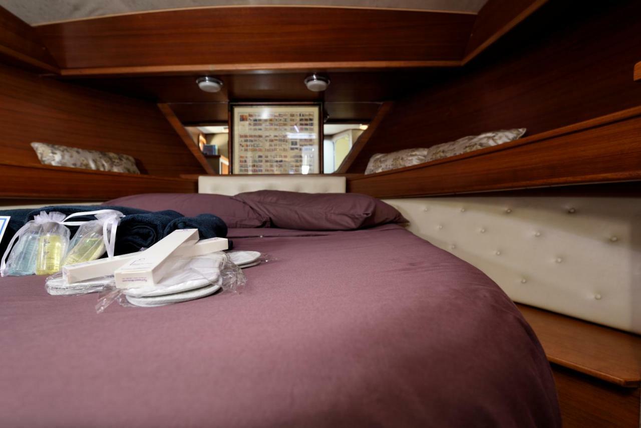 Blue II Yacht Hotel Àrbatax Екстериор снимка