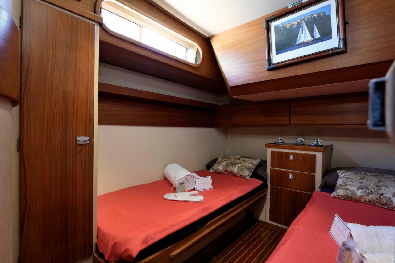 Blue II Yacht Hotel Àrbatax Екстериор снимка