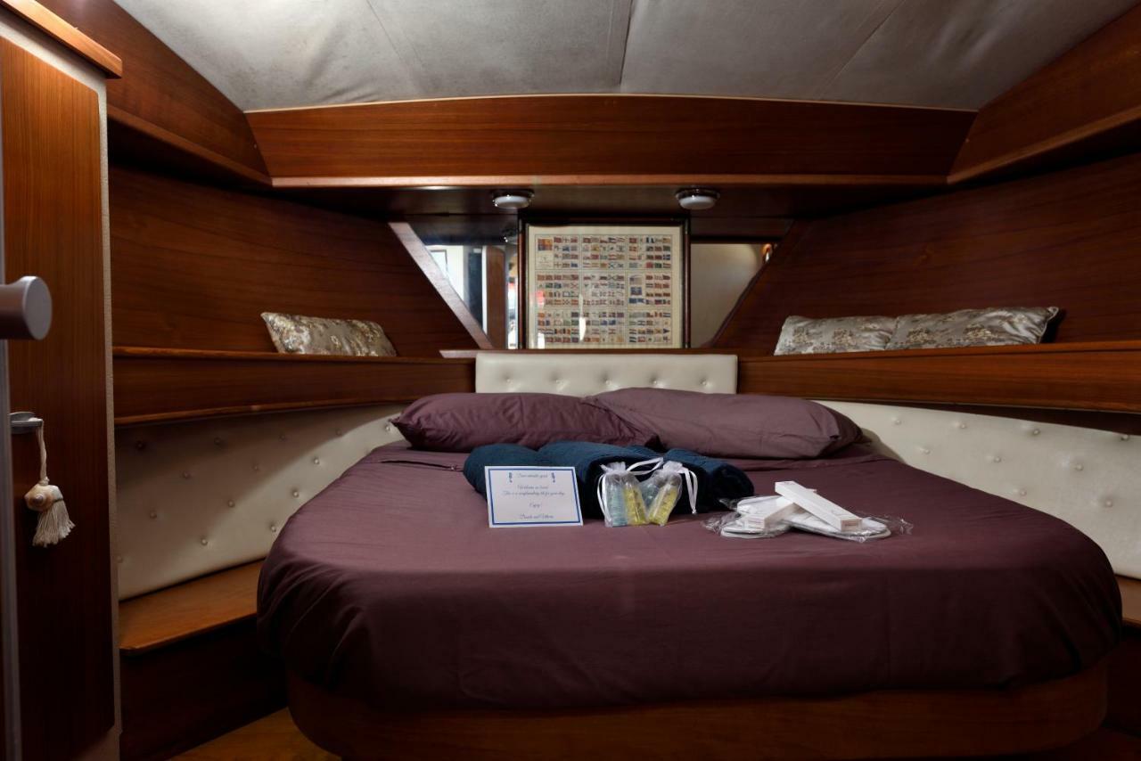 Blue II Yacht Hotel Àrbatax Екстериор снимка