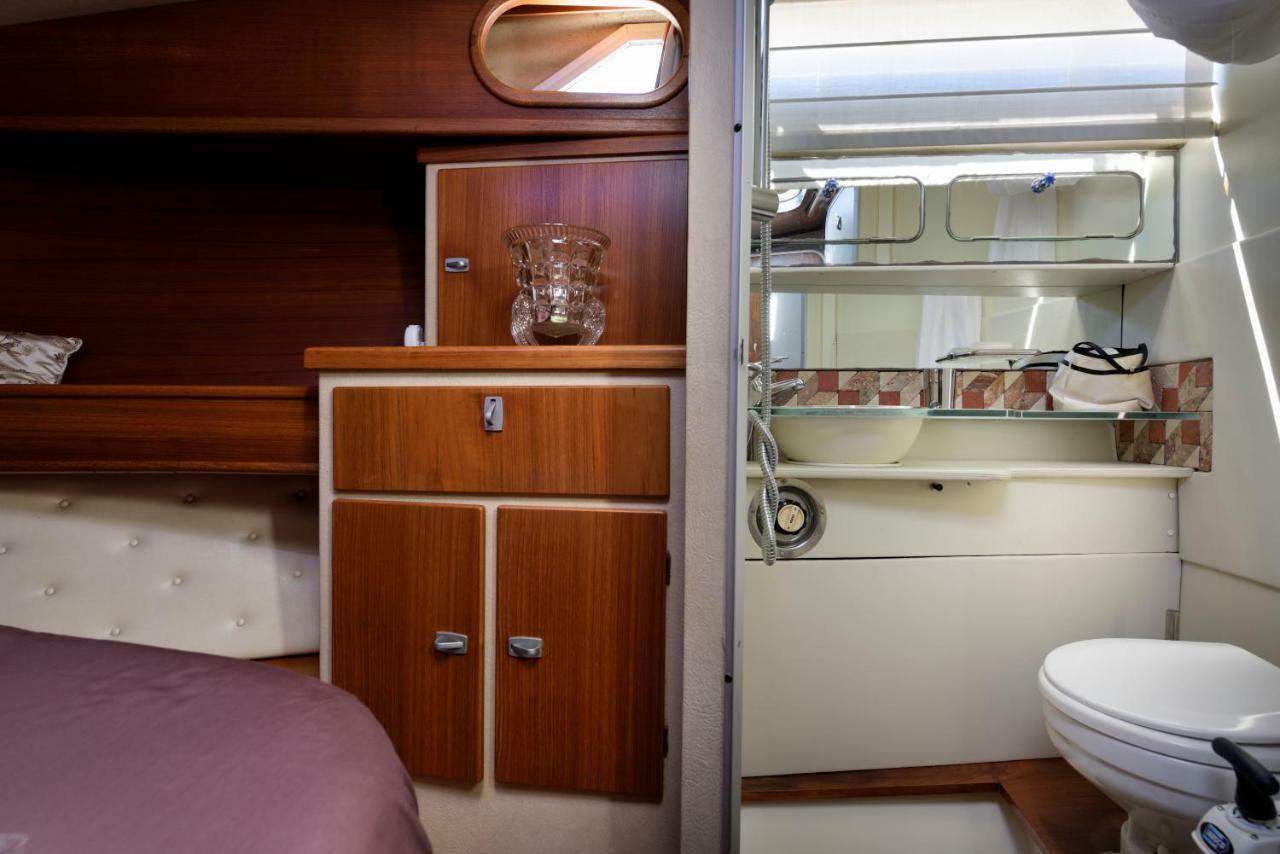 Blue II Yacht Hotel Àrbatax Екстериор снимка
