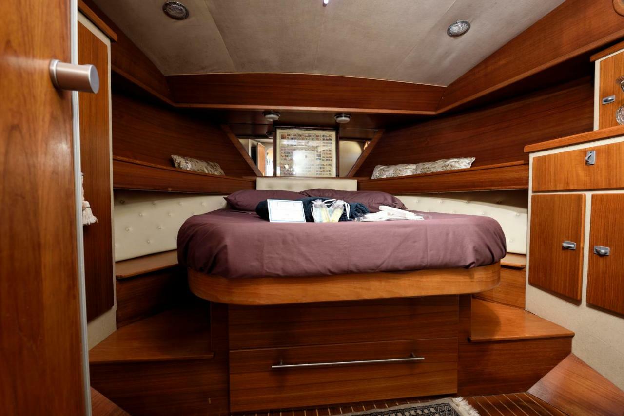 Blue II Yacht Hotel Àrbatax Екстериор снимка