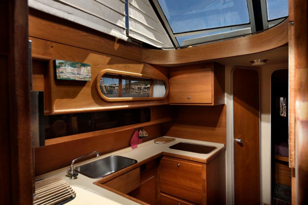 Blue II Yacht Hotel Àrbatax Екстериор снимка