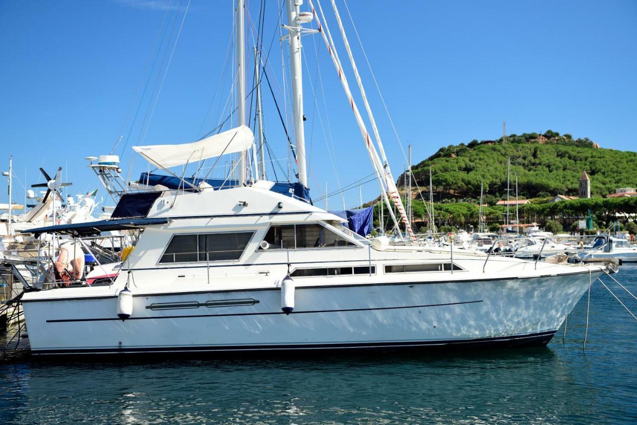 Blue II Yacht Hotel Àrbatax Екстериор снимка